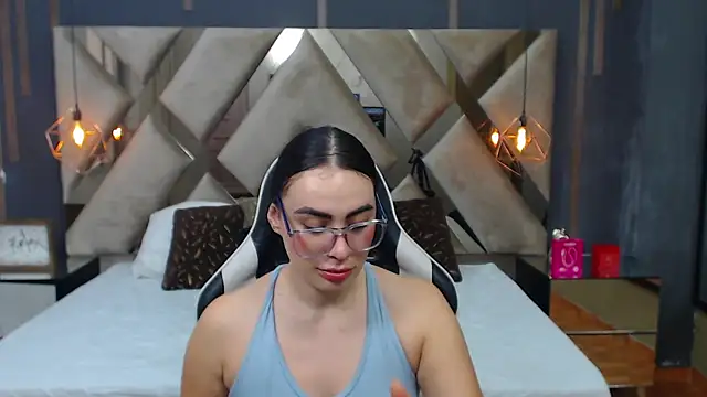 MartinaaFit Adlı Modelin Canlı XXX Sohbeti