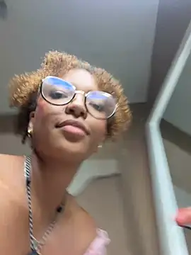 Chat +18 de BySabrina ao vivo