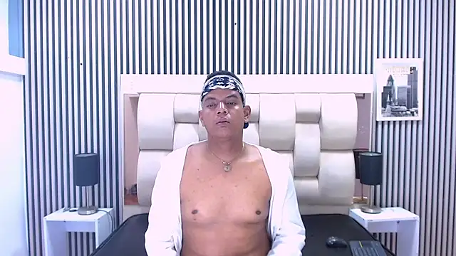 Papi_95 Live XXX Chat