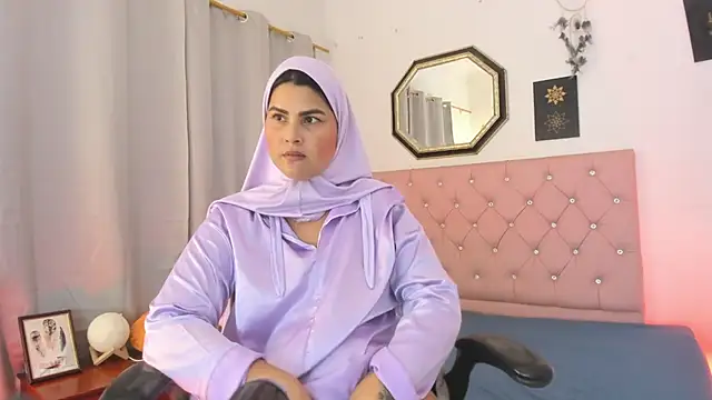 AishaAmin_ Adlı Modelin Canlı XXX Sohbeti