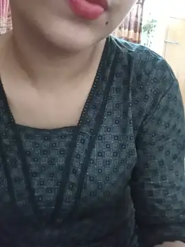 Tanha18 লাইভ XXX চ্যাট