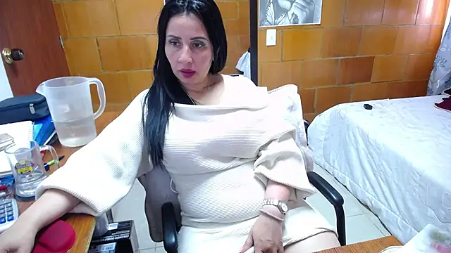 charlote_temple Chat XXX live
