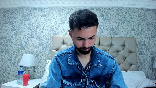 Онлайн чат XXX AndrewCrooss
