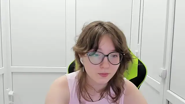 HachiYumen Live XXX chat