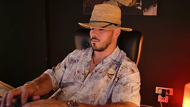 AngeloEric élő XXX-chatje