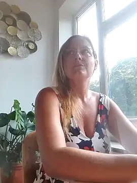 Hot_Milf_Denise: онлайн-секс-чат
