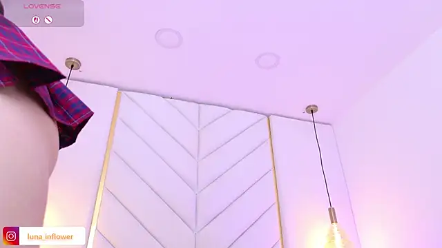 Flor_delunaa's Live XXX Chat