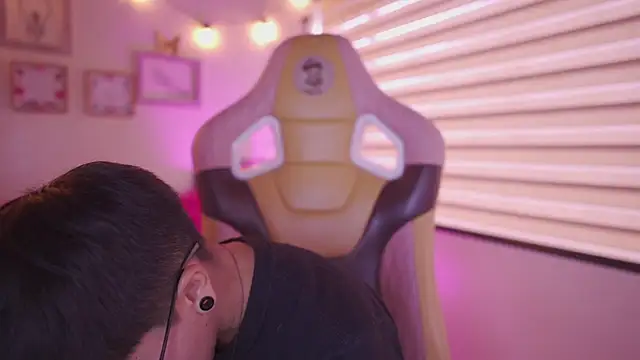 Živý XXX chat tommy_blue
