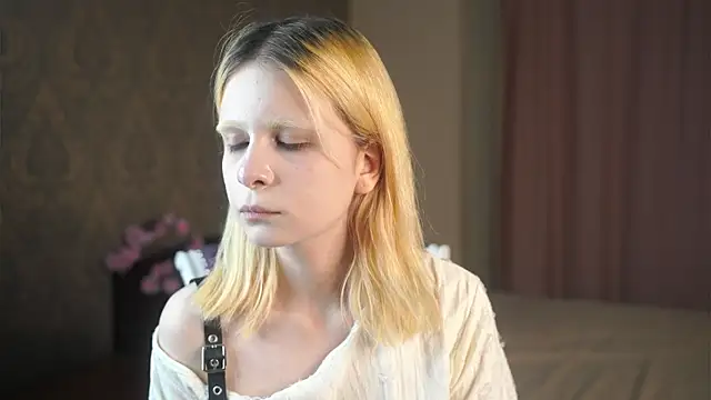 XXX chat uživo modela ChiekoMosty