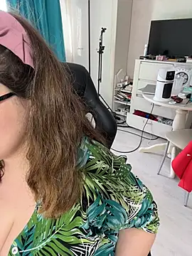 DienkaGreen's Live XXX Chat