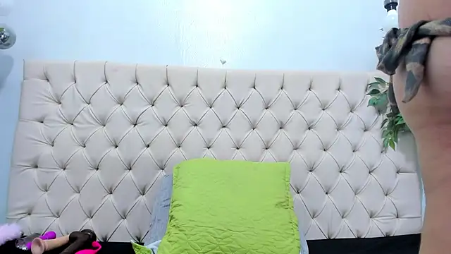 Živý XXX chat Anggie_Miller