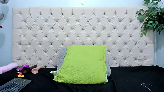XXX chat uživo modela Anggie_Miller