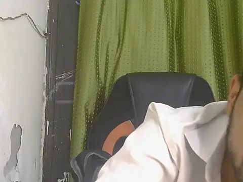 Chatroom XXX en direct de Stubborndesiboy
