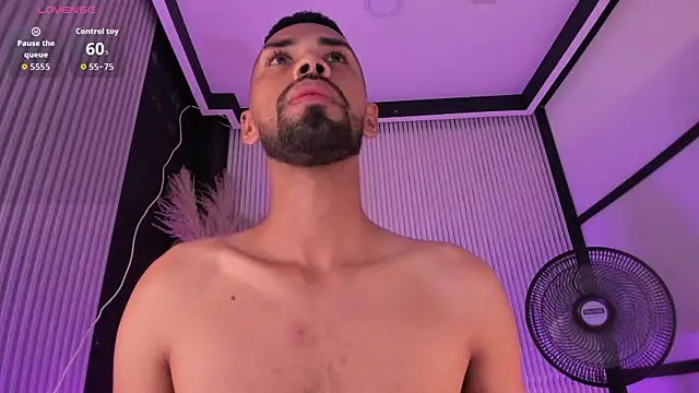 XXX chat uživo modela Tyler_204