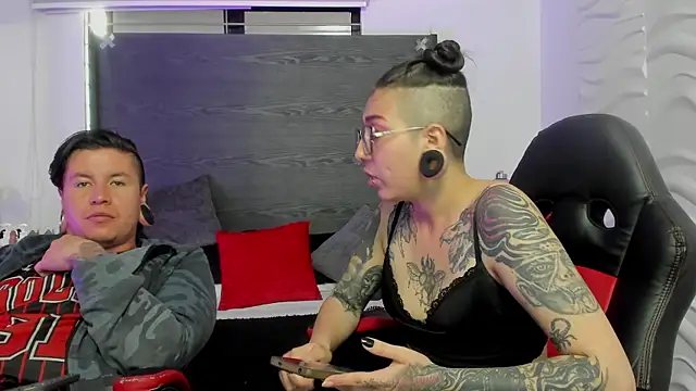 Živý XXX chat inkedsinners_
