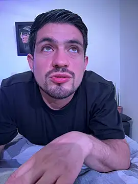 Chat +18 de williamsmiiths16 ao vivo