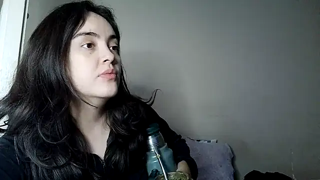 AishaGeisha élő XXX-chatje