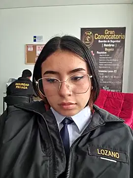 Angela__05 Adlı Modelin Canlı XXX Sohbeti