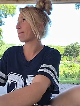 XXX chat uživo modela POPPY_XO