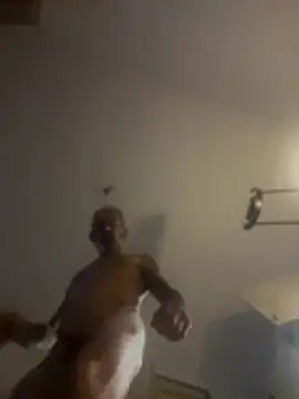 XXX chat uživo modela crisfootlicker
