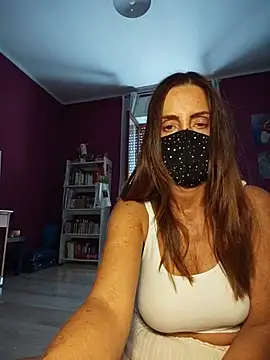 Akemi_rossi Chat XXX in diretta