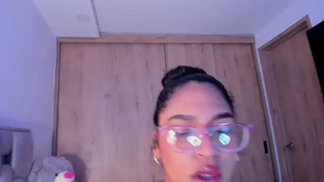 iriss_25's Live XXX Chat
