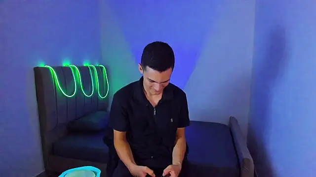 Chatroom XXX en direct de Matiius18