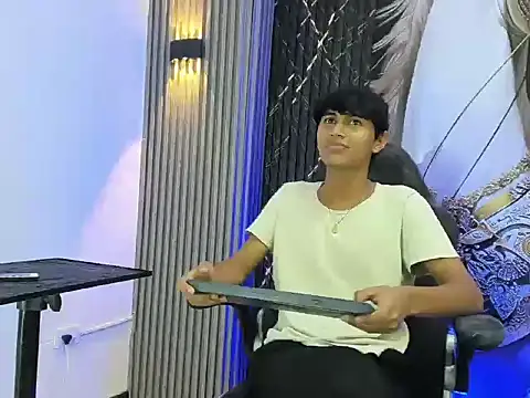 Benjamin_Alam Live XXX-chat