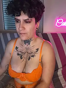 callmelouve Adlı Modelin Canlı XXX Sohbeti