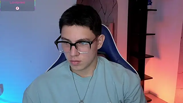 Živý XXX chat JamesCr_