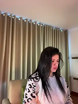 Zandrina 现场XXX聊天
