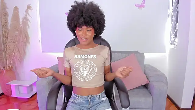 Czat XXX na żywo – NaomiSaenz_