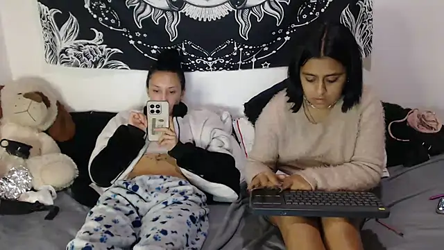 emily_n_abby Live XXX-chat