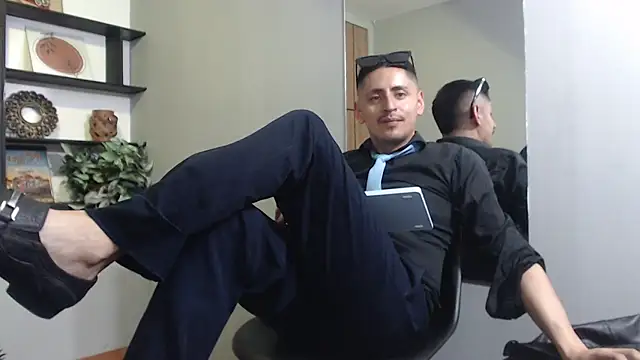 kevin_23_ Chat XXX live