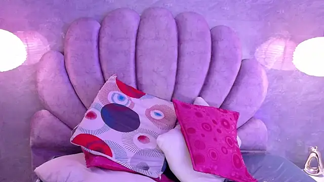 XXX chat uživo modela Bella-Sanders