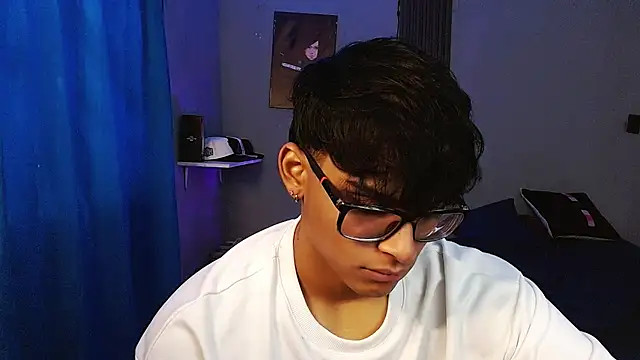 הופעת וובקאם של Mr_yisuzz