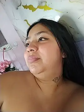 Amber_Herrera Adlı Modelin Canlı XXX Sohbeti