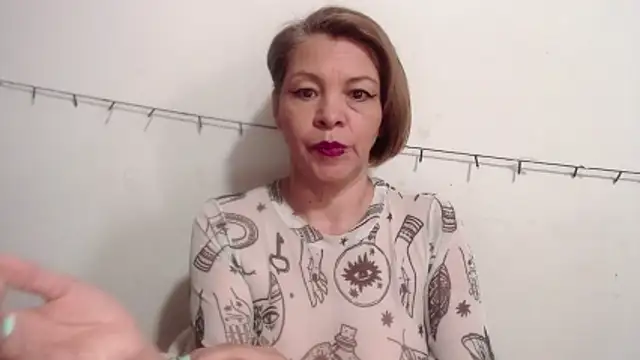 Chatroom XXX en direct de electra-mommy