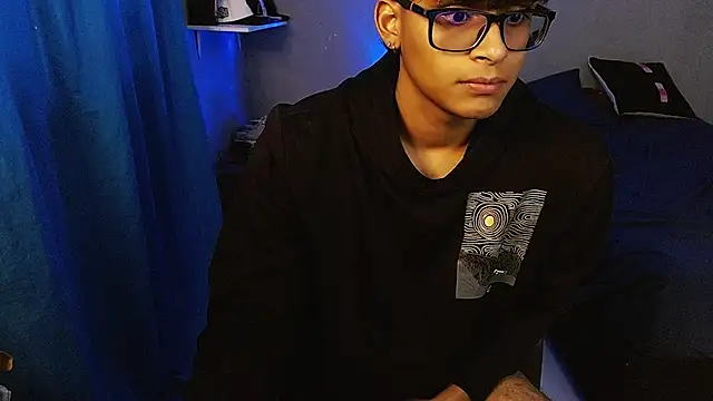 Mr_yisuzzn Live XXX chat