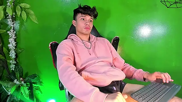 alexgod- live XXX chat