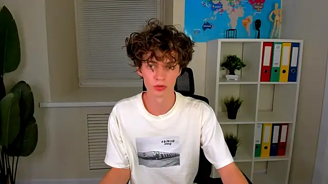 Show modela LukeSweet na web-kameri