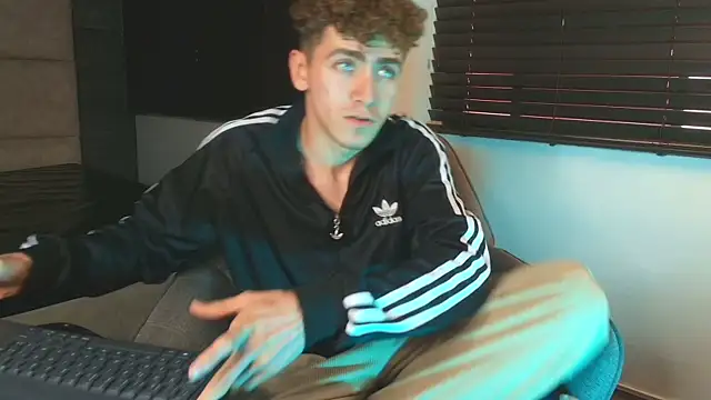 Онлайн чат XXX Tyler_Mcrey