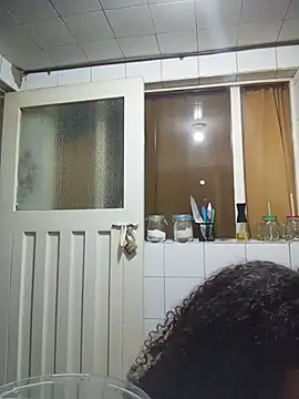 paulett15 Adlı Modelin Canlı XXX Sohbeti