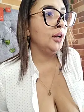 MirandaDream2's Live XXX Chat