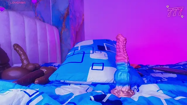 XXX chat uživo modela star_hanks
