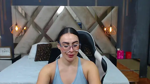צ'אט XXX בשידור חי של MartinaaFit