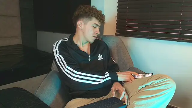 Tyler_Mcrey: απευθείας συνομιλία ΧΧΧ