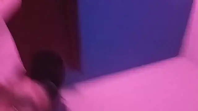 Wildfreakxxwolf webkamerás műsora