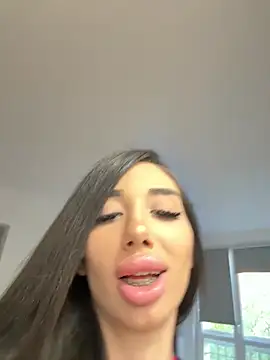 BlueEyes_BB Adlı Modelin Canlı XXX Sohbeti