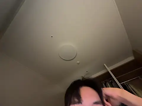 dvoi Show in webcam
